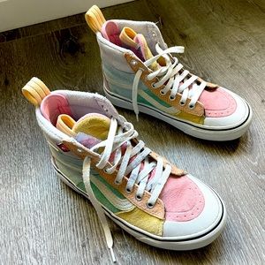 Womans Vans Colorblock SK8-Hi MTE 2. Hi -Tops.